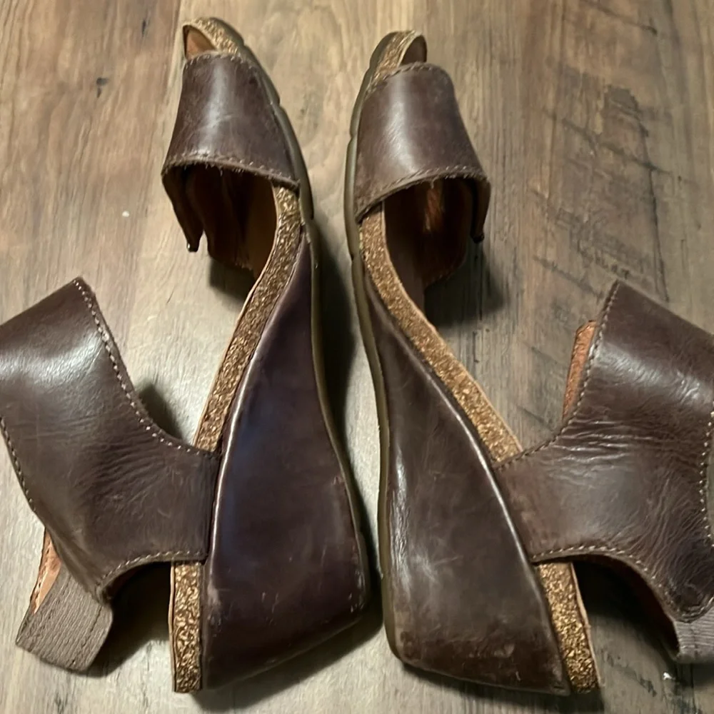 Bussola leather wedged sandals size 37 (6.5)